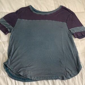 Me to We tee shirt size small